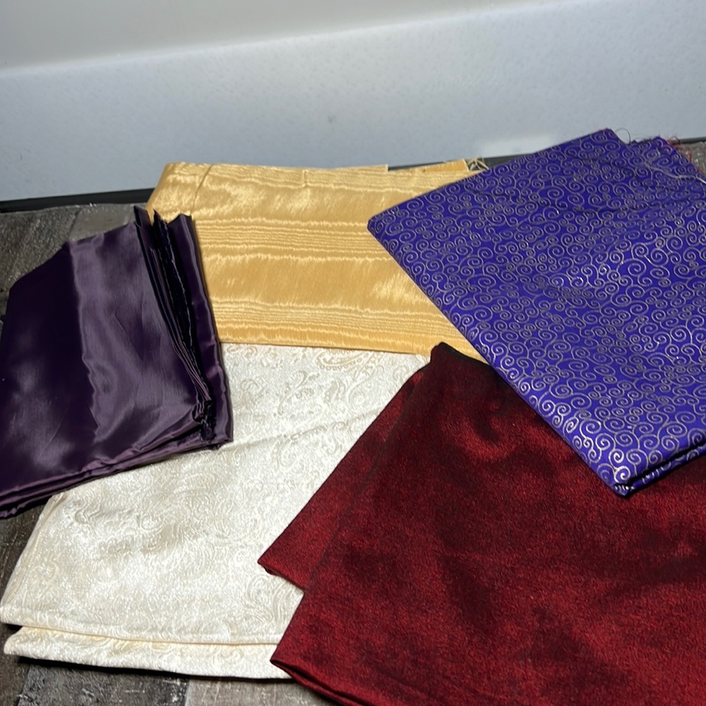 NEW FABRIC 5 Assorted Fancy Pieces Approx. Total Yards 12 Yards
